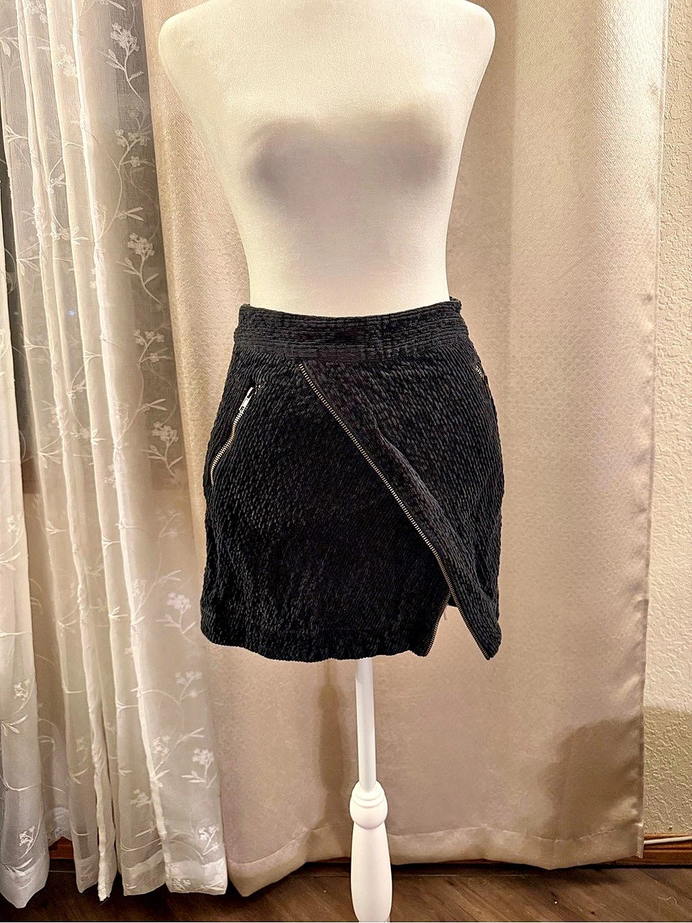 Urban Outfitters Black Charcoal Wrap Mini Skirt Size Small Like New